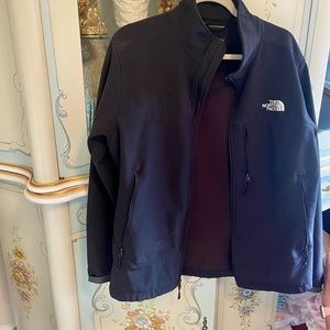 Men’s North Face short jacket
Size L, black